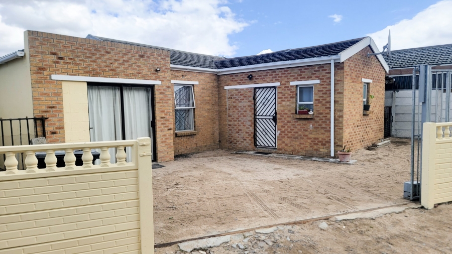 3 Bedroom Property for Sale in Silversands Western Cape
